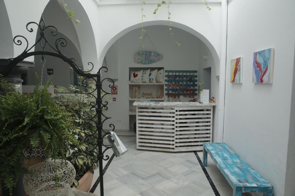 Wake Up In Tarifa Hostel & Restaurant Lounge Exterior foto